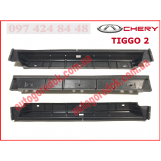 Накладка радиатора кондиционера нижняя (пластик) (оригинал) Chery Tiggo 2