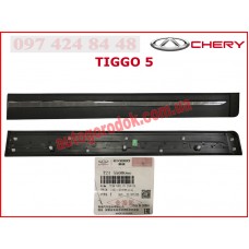 Молдинг двери передней правой (оригинал) Chery Tiggo 5 Молдинг двери передней правой (оригинал) Chery Tiggo 5